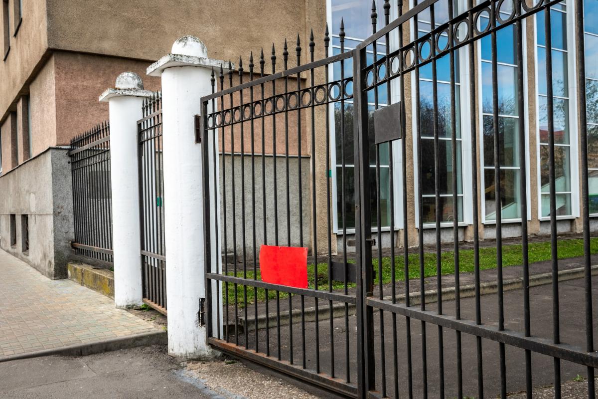 Tips for Serving Process in a Gated Community