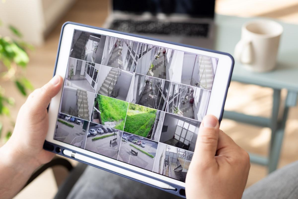 5 Advantages of Using a Mobile Guard App